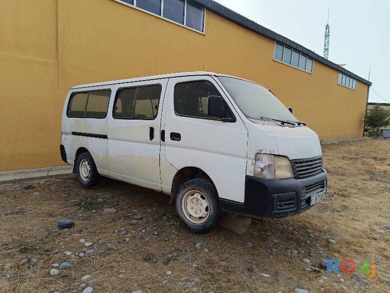 Nissan Urvan 2005 г.